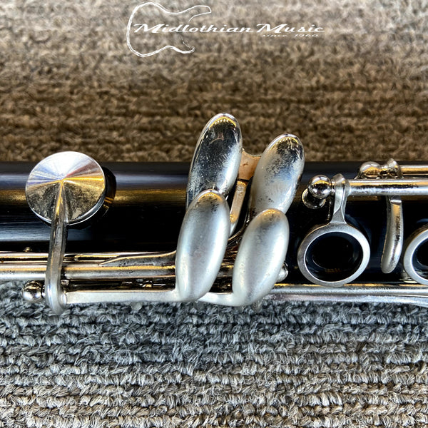 Vito Pre-Owned 7214 Bb Student Composite Clarinet #B12652 Very Good!