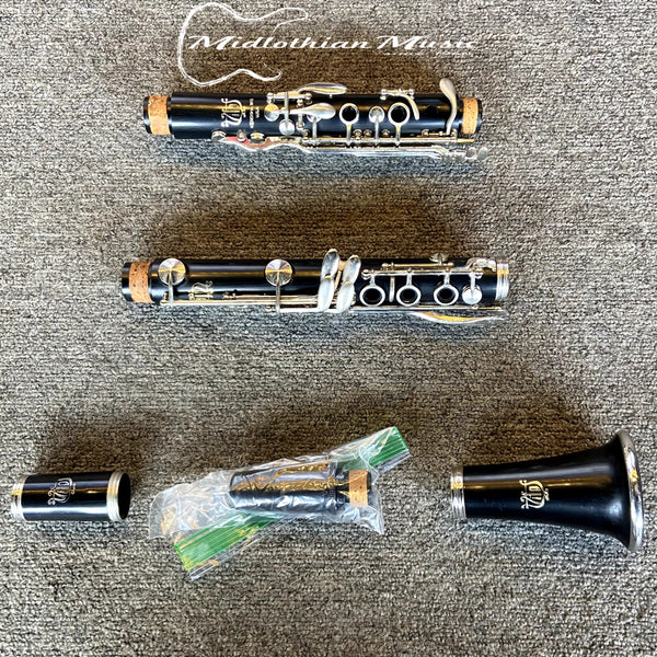Vito Pre-Owned 7214 Bb Student Composite Clarinet #B12652 Very Good!