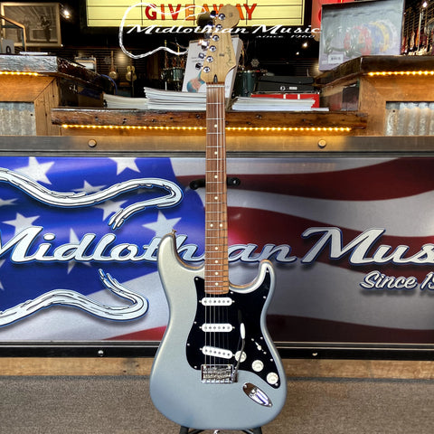 Fender - MIM 2021 - Player Stratocaster - Silver Gloss Finish USED