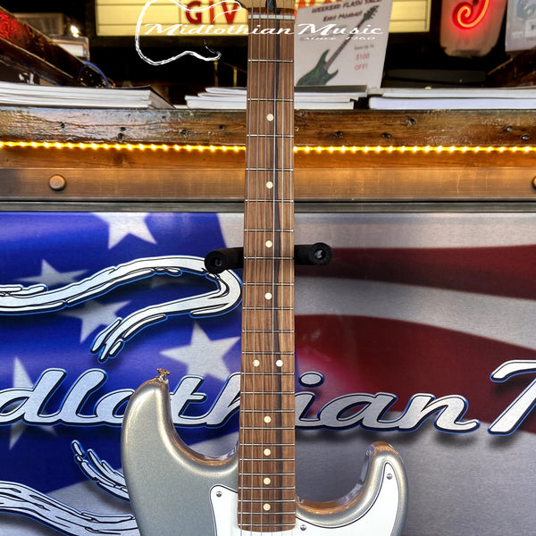 Fender - MIM 2021 - Player Stratocaster - Silver Gloss Finish USED
